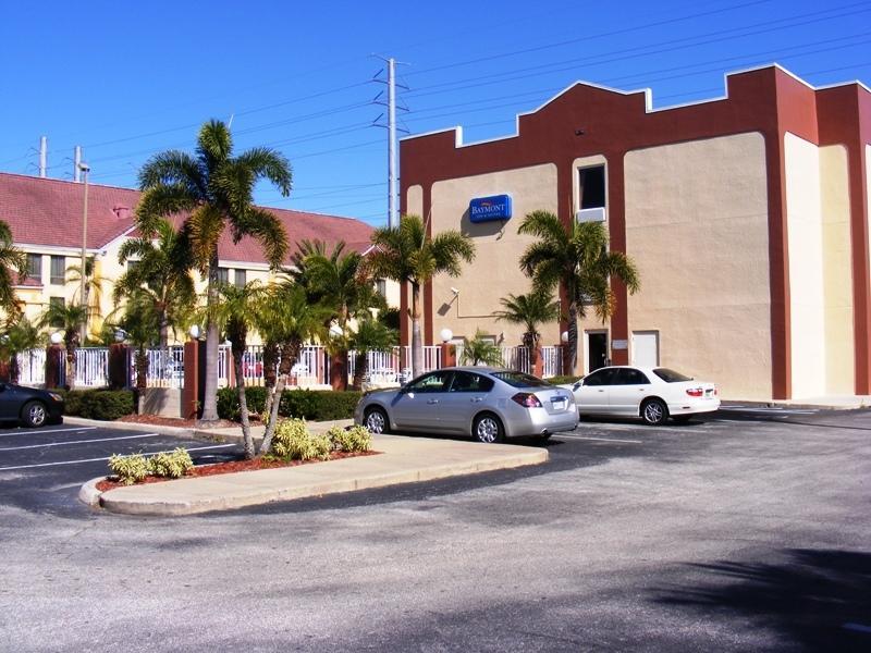 Baymont Inn & Suites Orlando/Universal Area Exterior photo